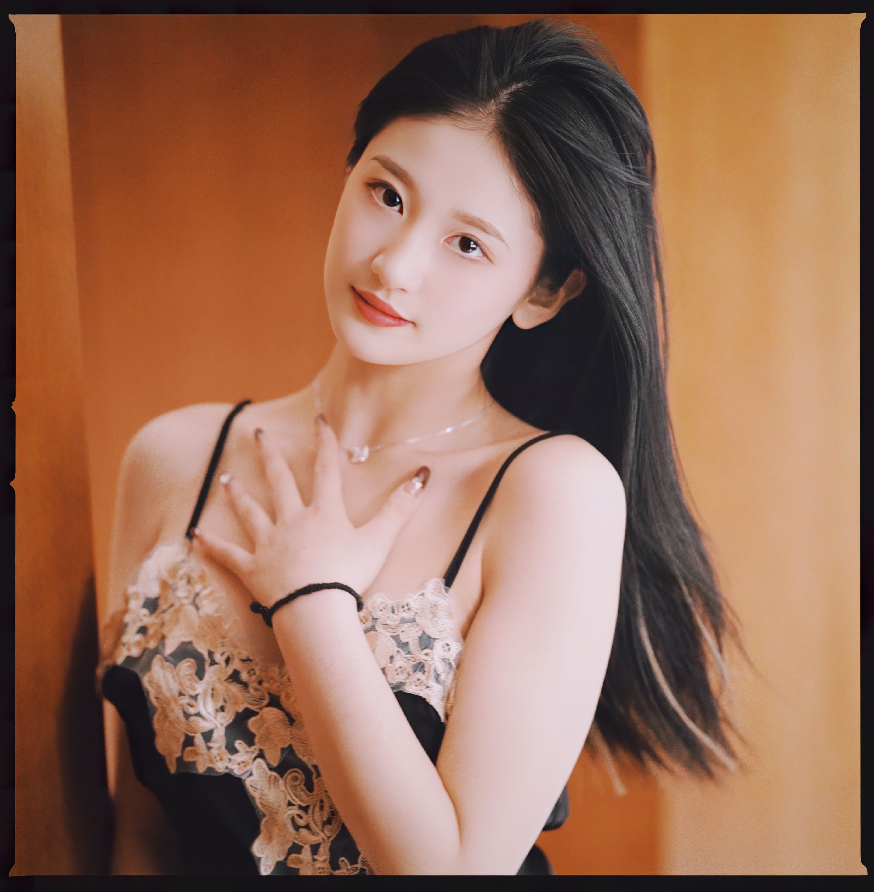 美女模特彤彤大尺度私房(23)