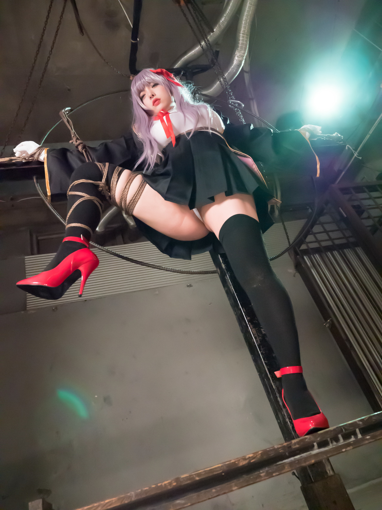 あなたが好きなのは？ダークな世界観で緊縛されている少女(38)