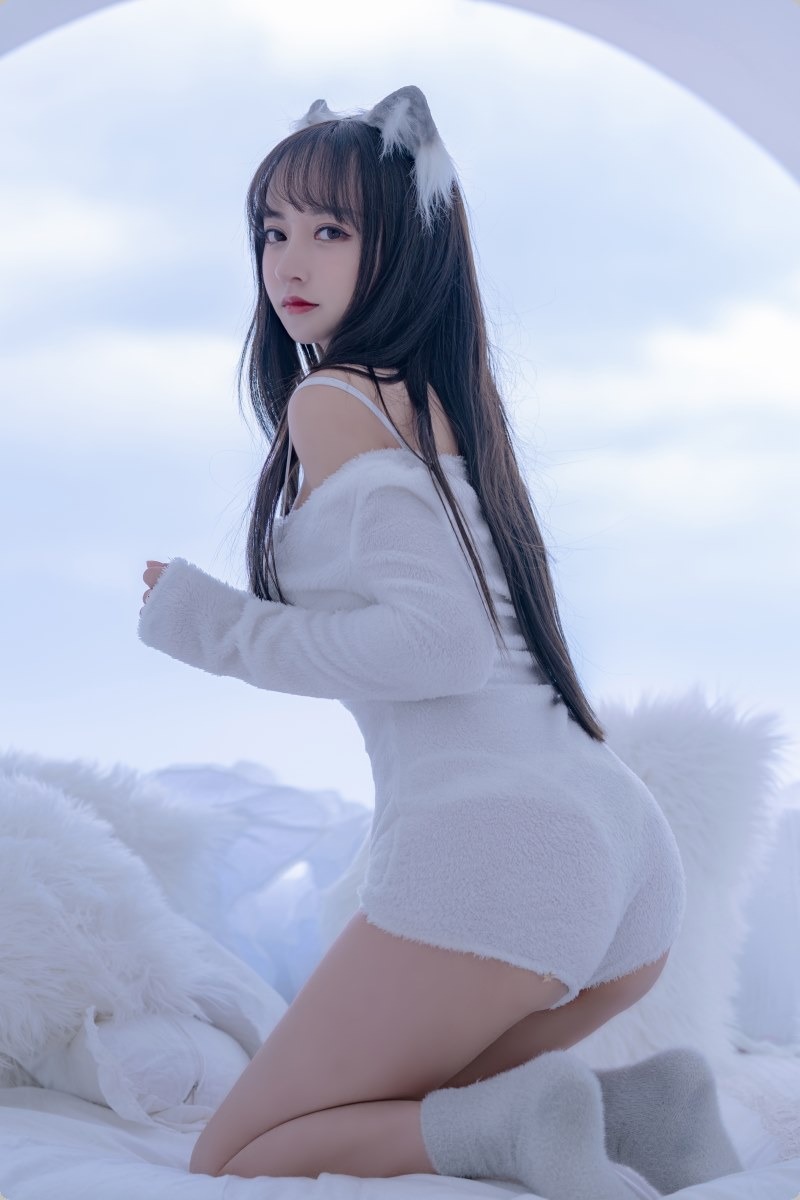 [Cos]过期米线线喵 - 小白狼[56P](24)