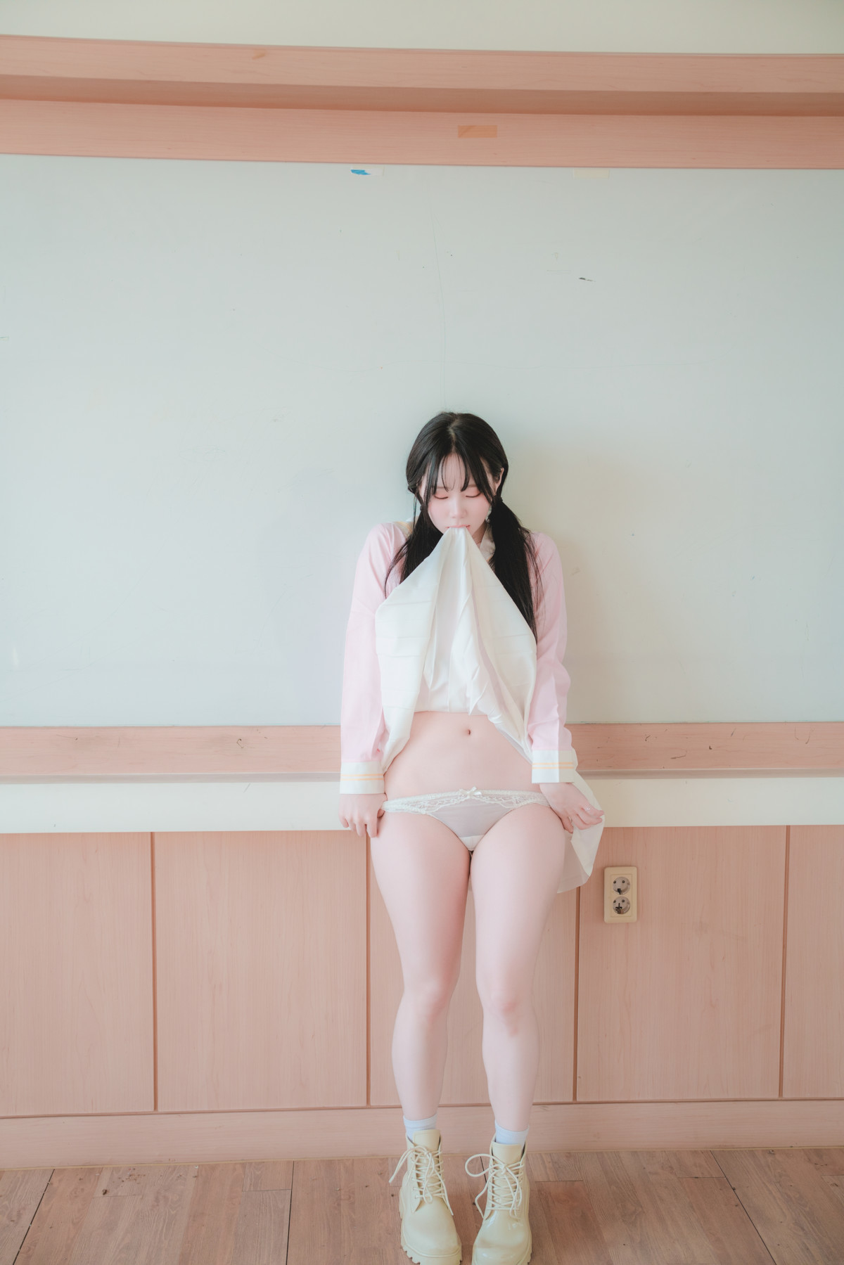 Myua 뮤아, Photobook &#8220;Pure&#8221;(10)