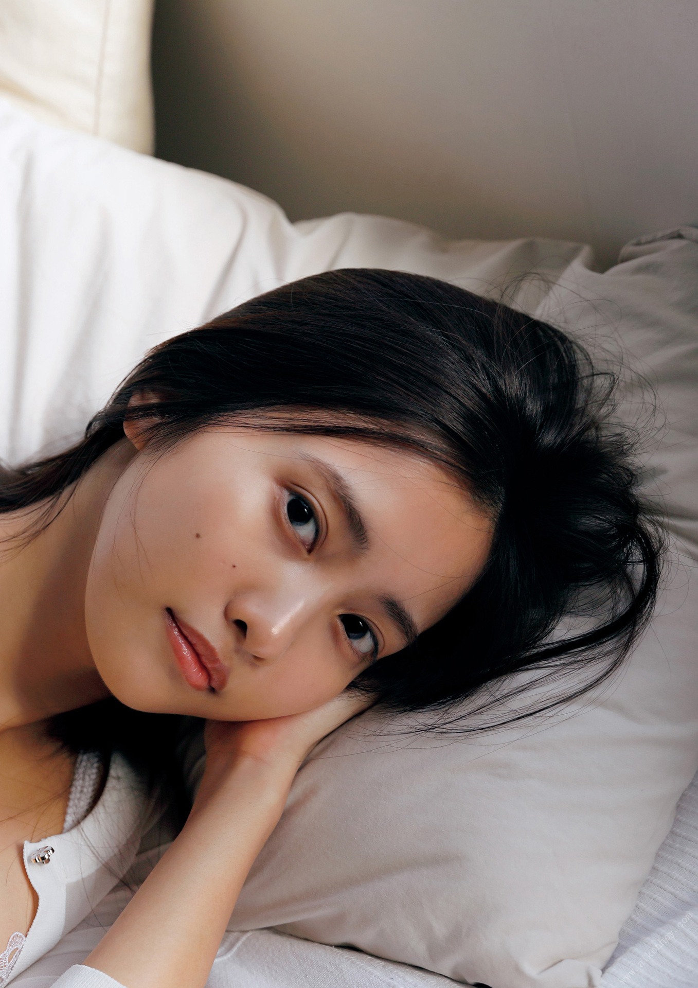佐野ひなこ写真集「COLORS」 週プレ PHOTO BOOK 145P(90)
