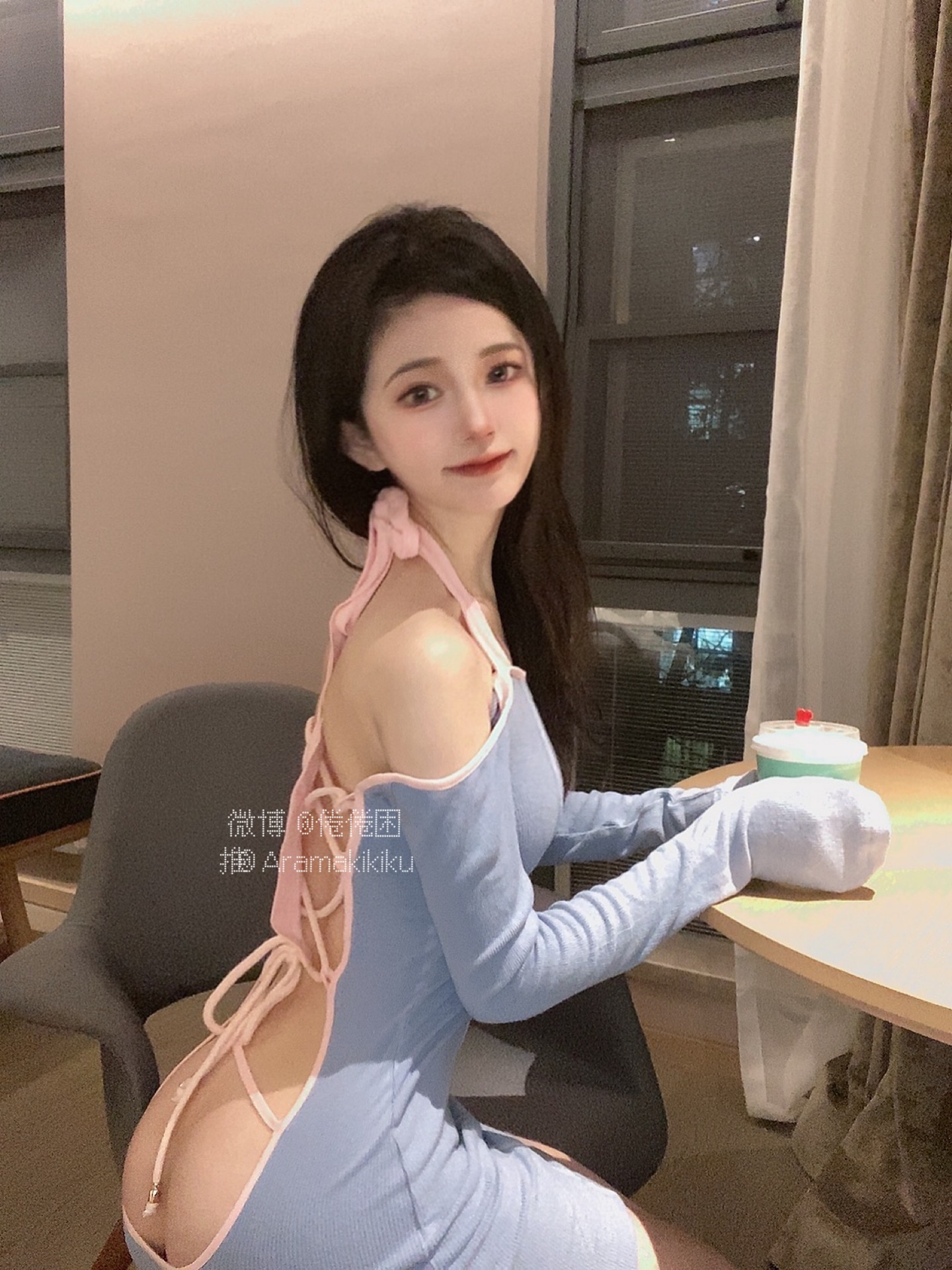 倦倦喵 露背裙 [32P2V-237MB](30)