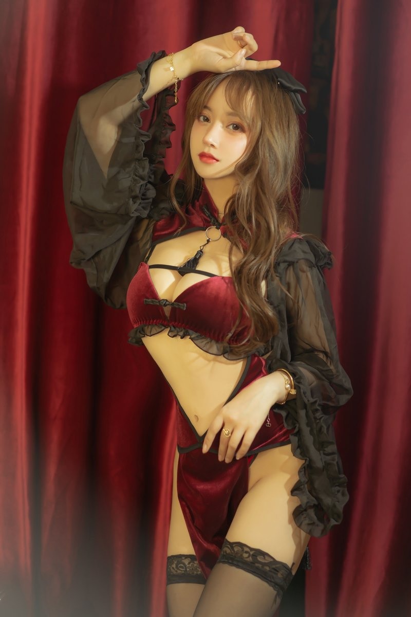 [Cos]过期米线线喵 - 红丝绒旗袍[53P](40)
