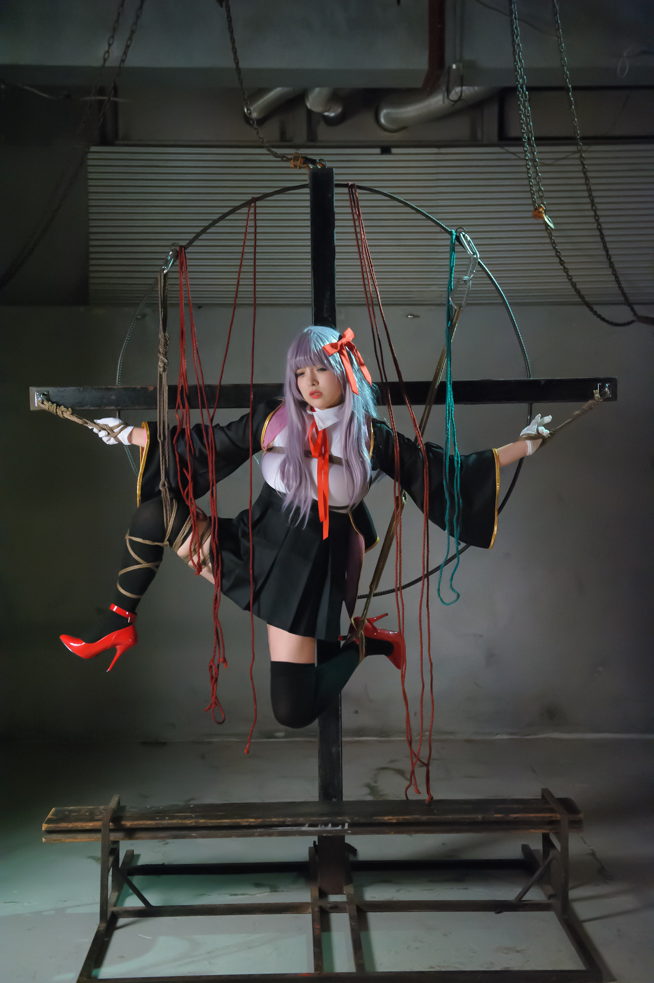 あなたが好きなのは？ダークな世界観で緊縛されている少女(42)