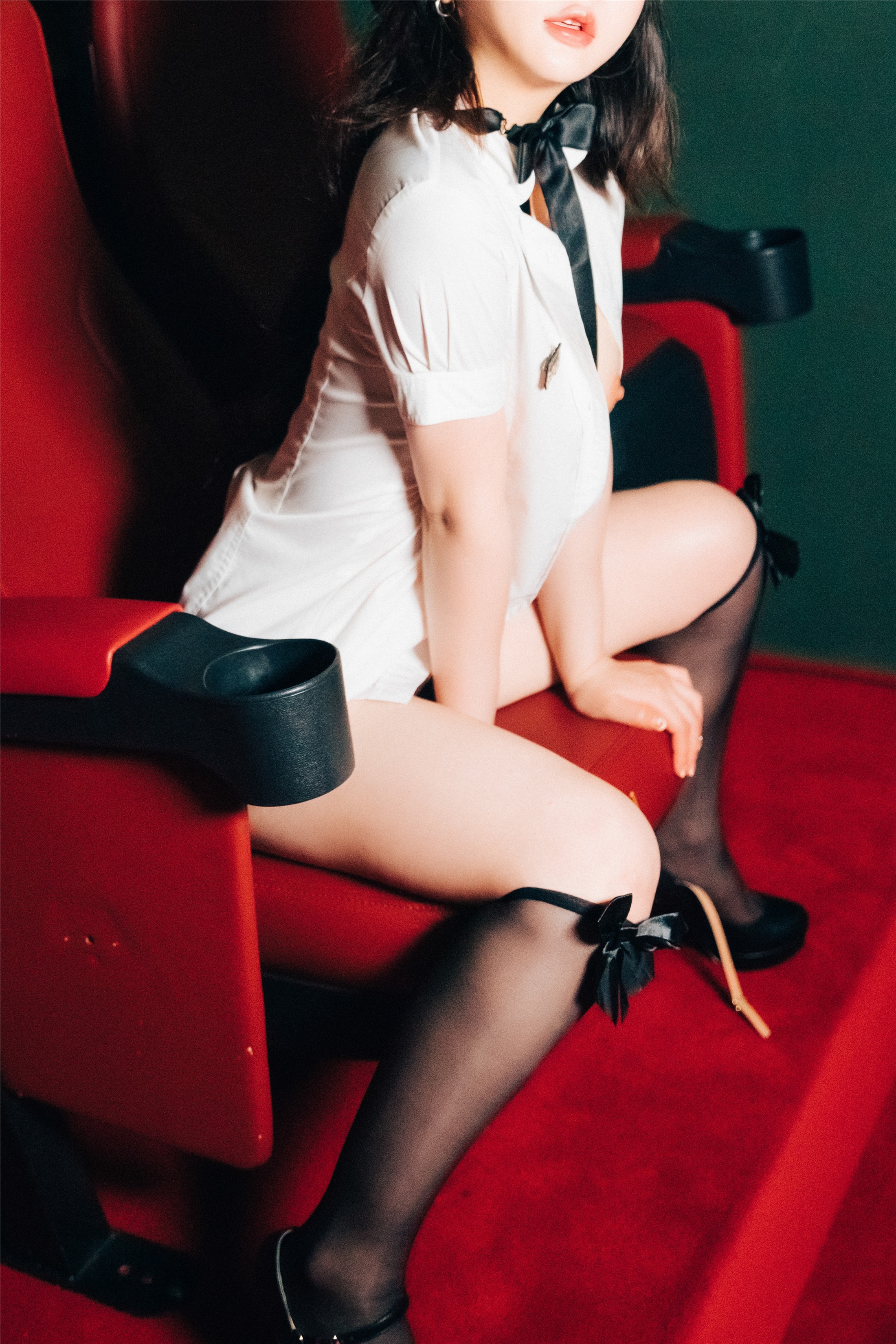 [Loozy] Son Ye-Eun (손예은) - Ticket Girl 120P(74)