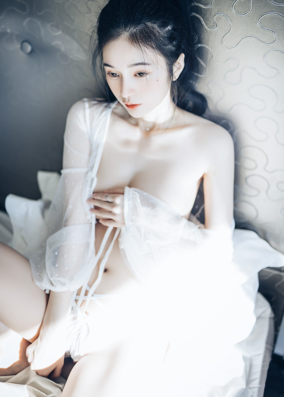 JVID精品 🔞仙仙辰 透明罩衫 透明駱駝蹄內褲 濕潤黑絲 我的女友 這次有點色😈有點甜 Set.01(48)