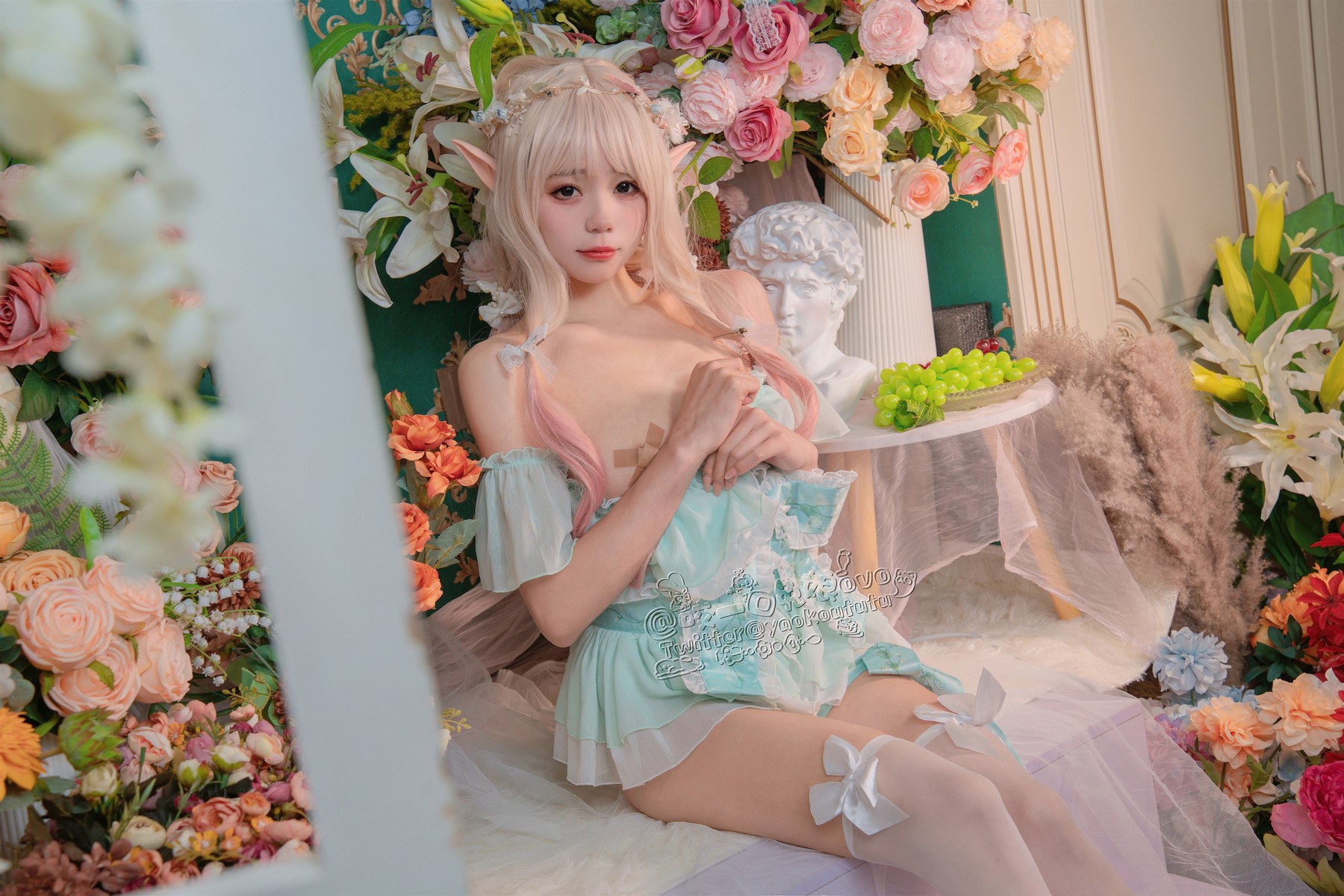 Cosplay 咬一口兔娘 豌豆公主的秘密花房(16)