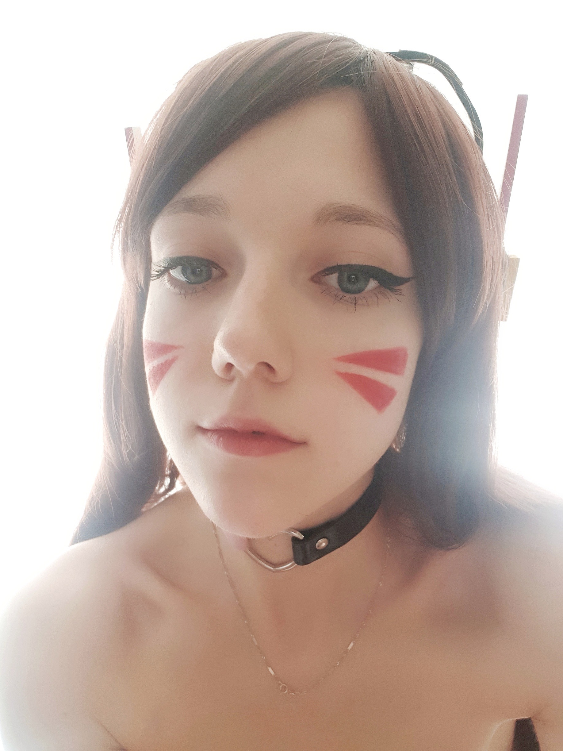 Elles – Dva  117P(76)
