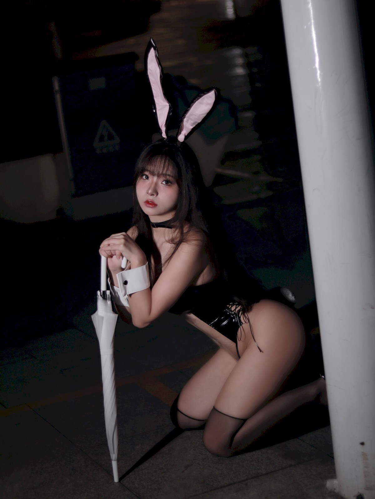Cosplay Yuuhui玉汇 雨中透明兔女郎(26)