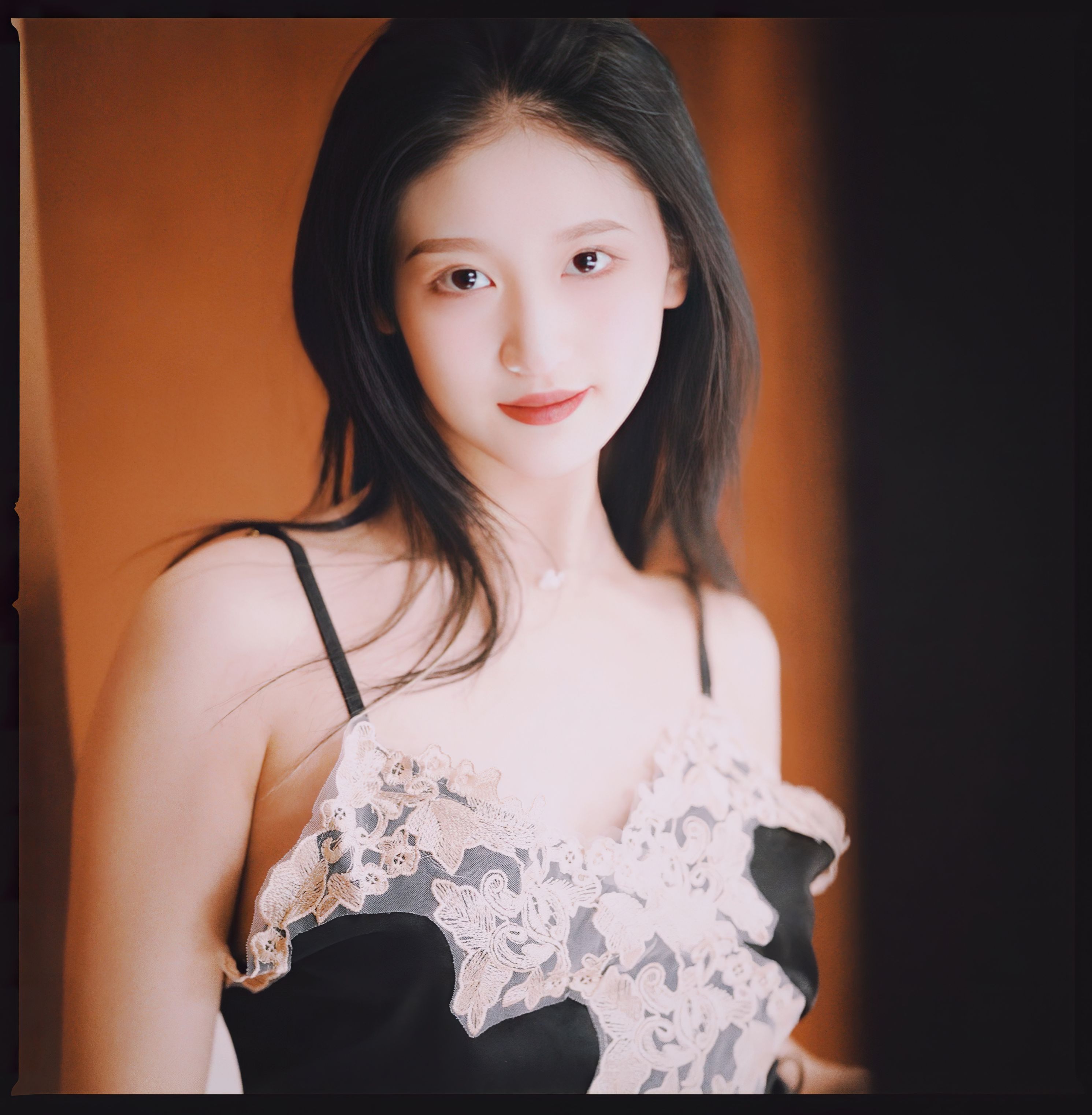 美女模特彤彤大尺度私房(13)