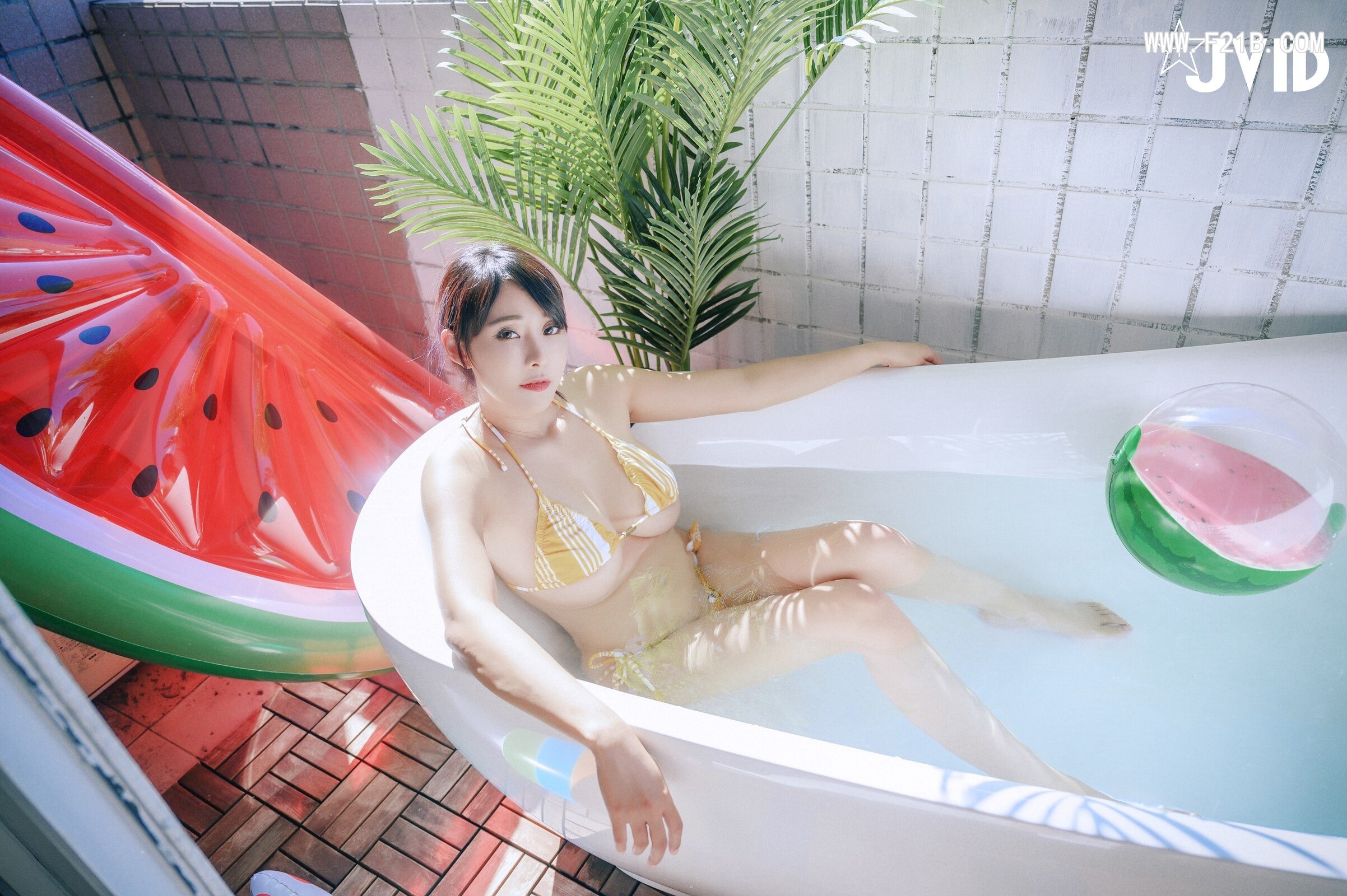 [JVID] 爆乳女神乐乐  178P(38)
